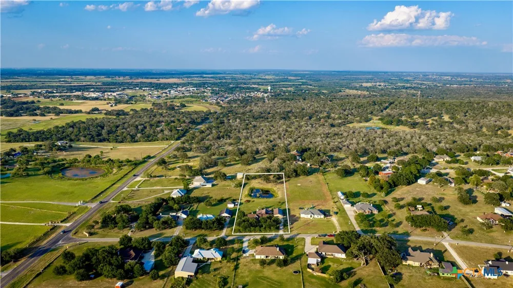 1413 Country Hills Drive La Vernia, TX 78121