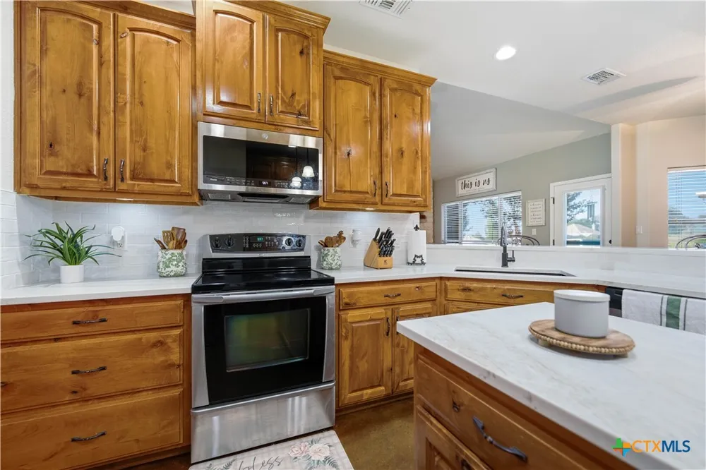 1413 Country Hills Drive La Vernia, TX 78121