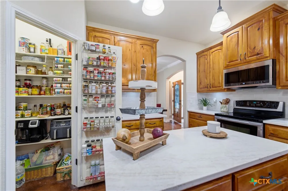 1413 Country Hills Drive La Vernia, TX 78121