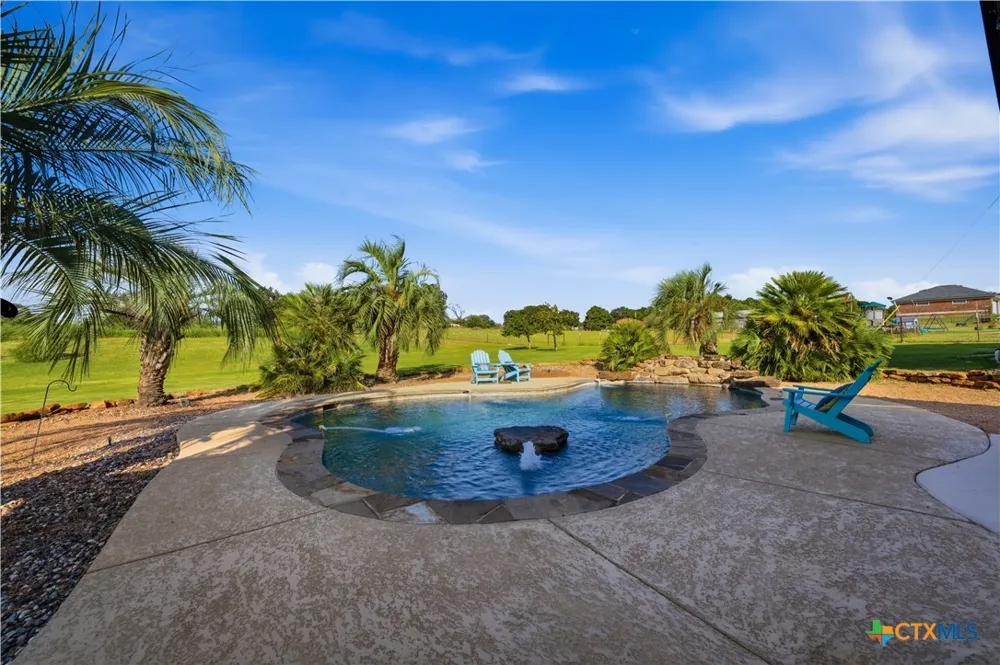 1413 Country Hills Drive La Vernia, TX 78121