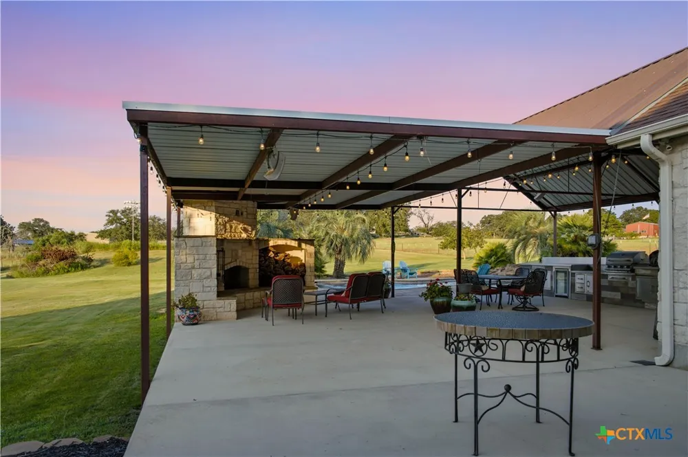1413 Country Hills Drive La Vernia, TX 78121