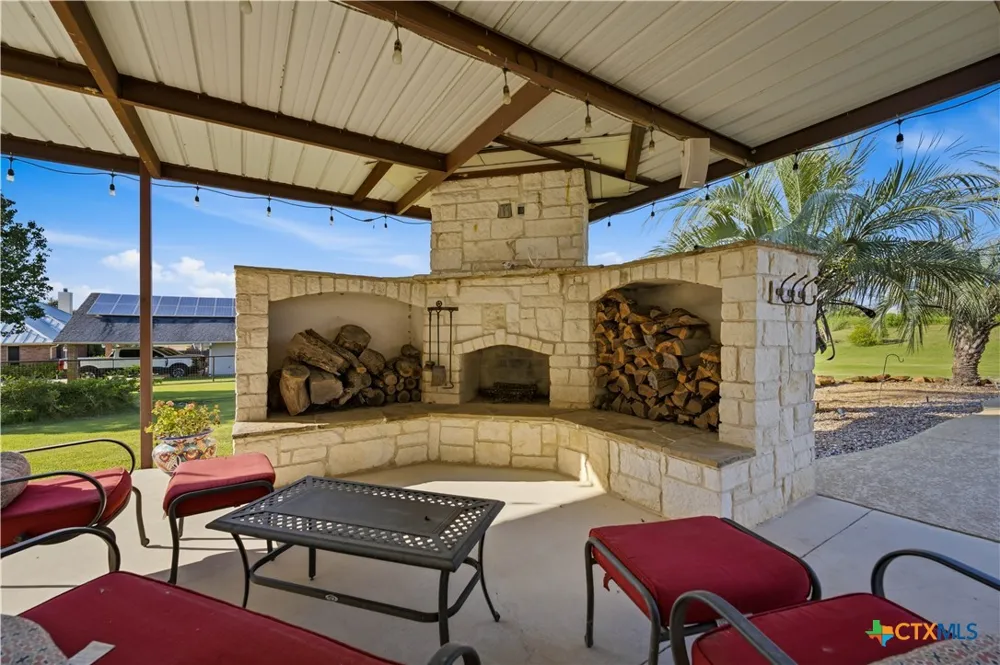 1413 Country Hills Drive La Vernia, TX 78121
