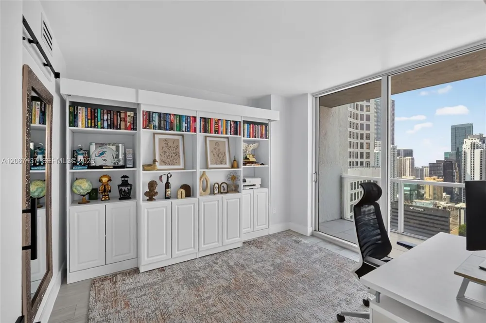 55 SE 6th St #3802 Miami, FL 33131
