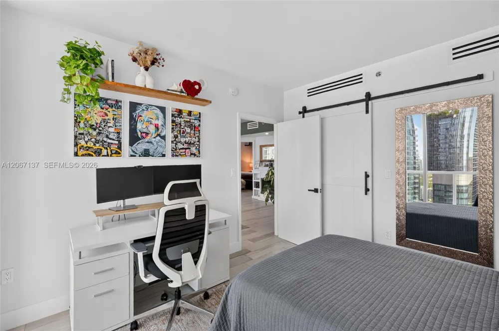 55 SE 6th St #3802 Miami, FL 33131