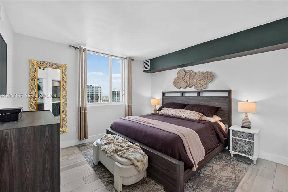 55 SE 6th St #3802 Miami, FL 33131