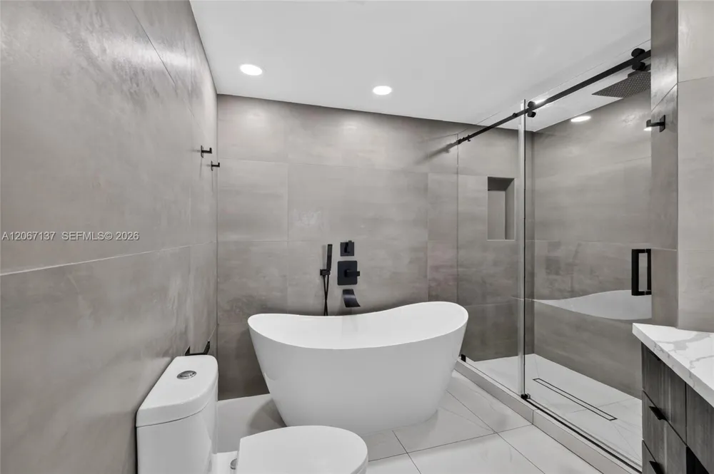 55 SE 6th St #3802 Miami, FL 33131