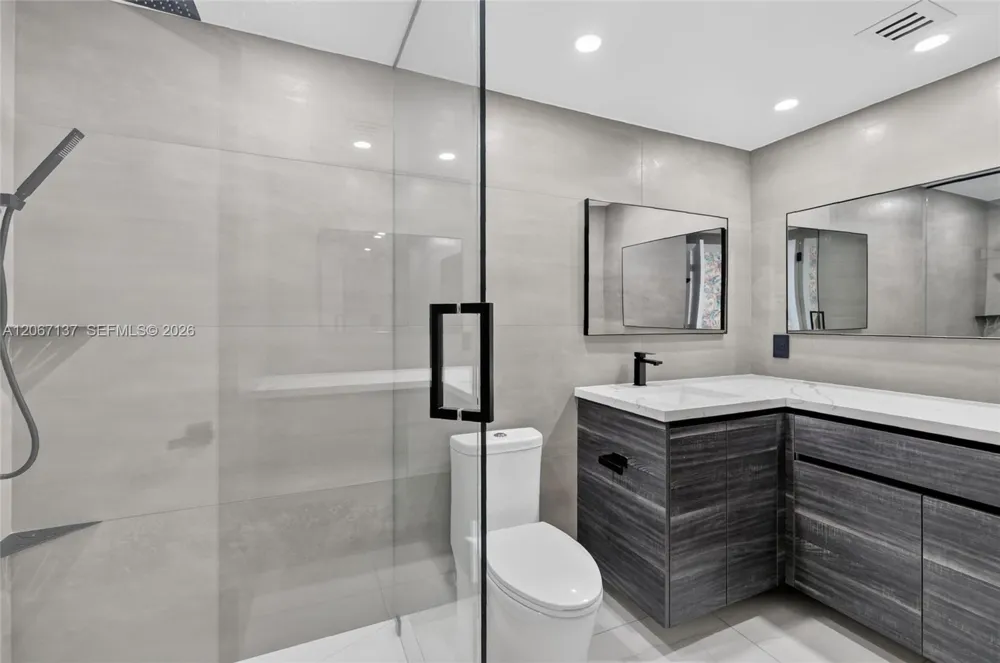 55 SE 6th St #3802 Miami, FL 33131
