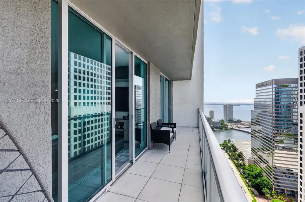 55 SE 6th St #3802 Miami, FL 33131