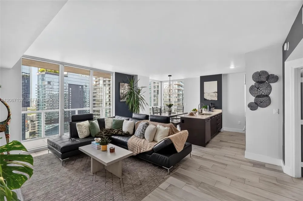 55 SE 6th St #3802 Miami, FL 33131