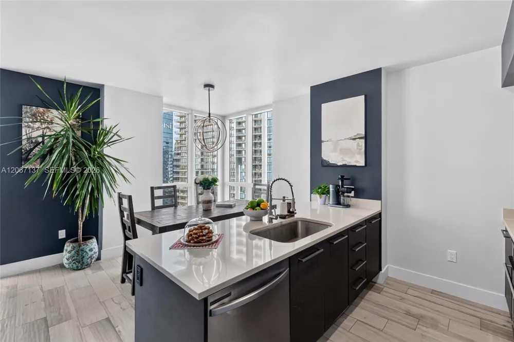 55 SE 6th St #3802 Miami, FL 33131