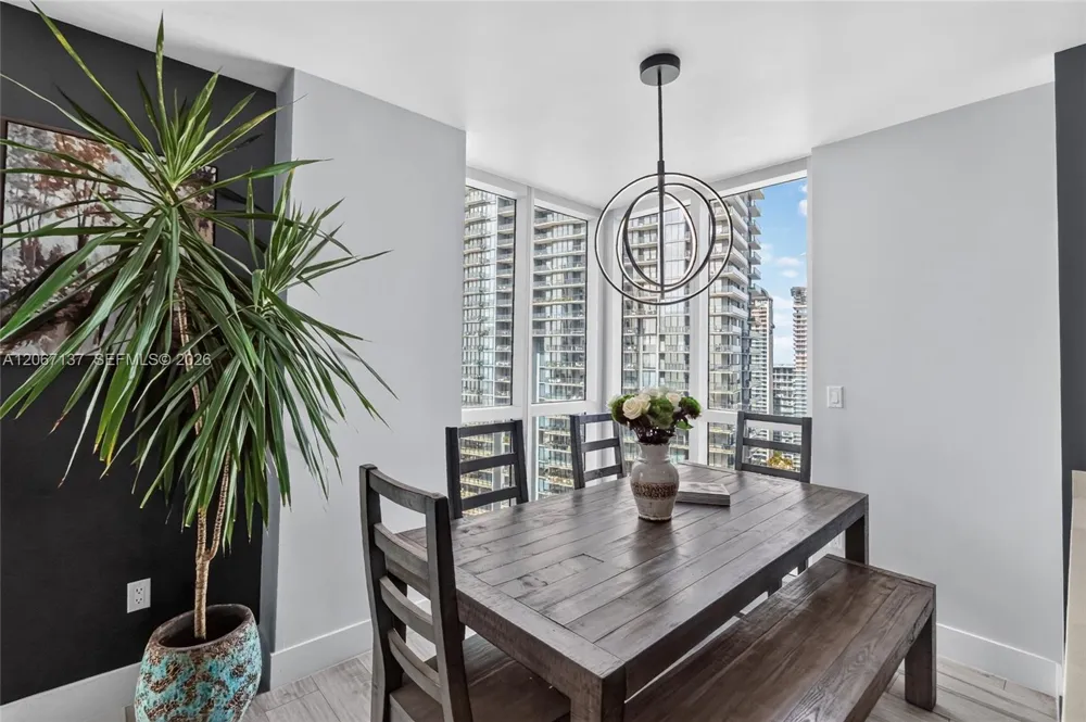 55 SE 6th St #3802 Miami, FL 33131
