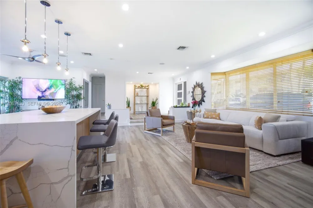1871 NE 186th St North Miami Beach, FL 33179