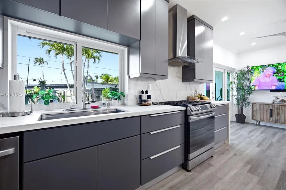 1871 NE 186th St North Miami Beach, FL 33179