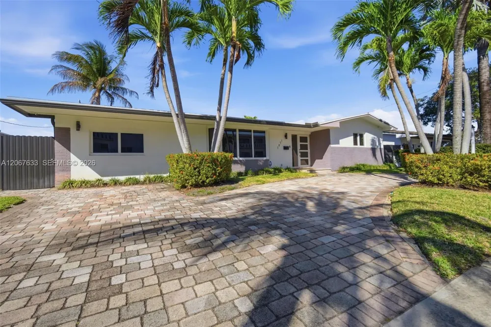 1871 NE 186th St North Miami Beach, FL 33179