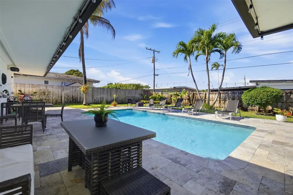 1871 NE 186th St North Miami Beach, FL 33179