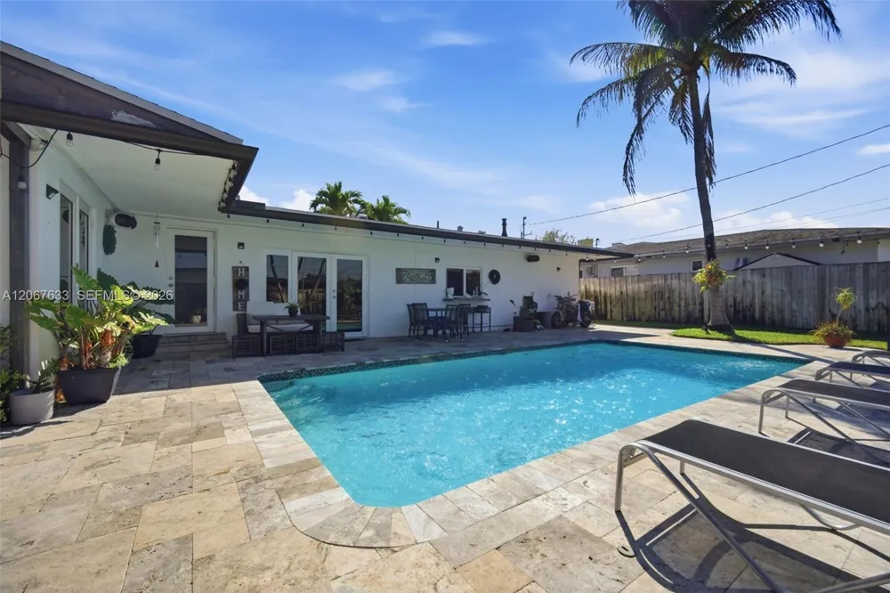 1871 NE 186th St North Miami Beach, FL 33179