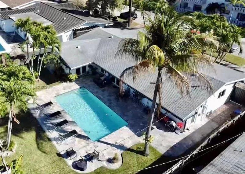 1871 NE 186th St North Miami Beach, FL 33179