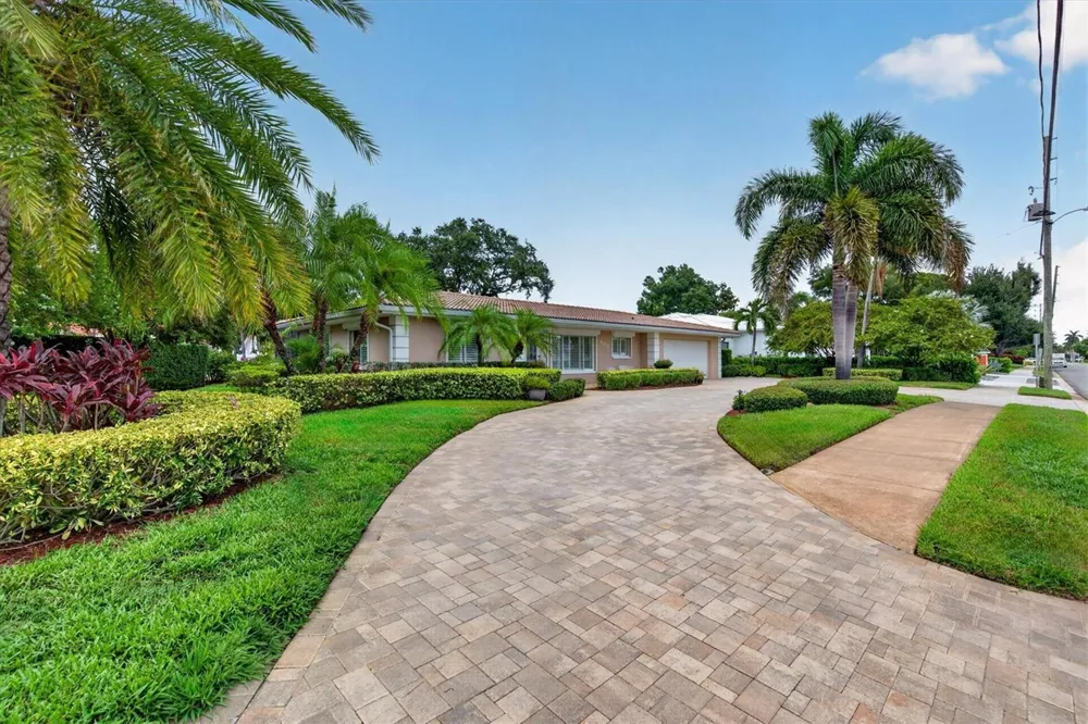 802 OSCEOLA ROAD Belleair, FL 33756
