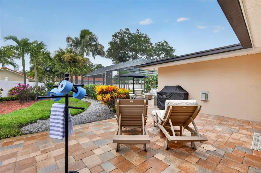 802 OSCEOLA ROAD Belleair, FL 33756