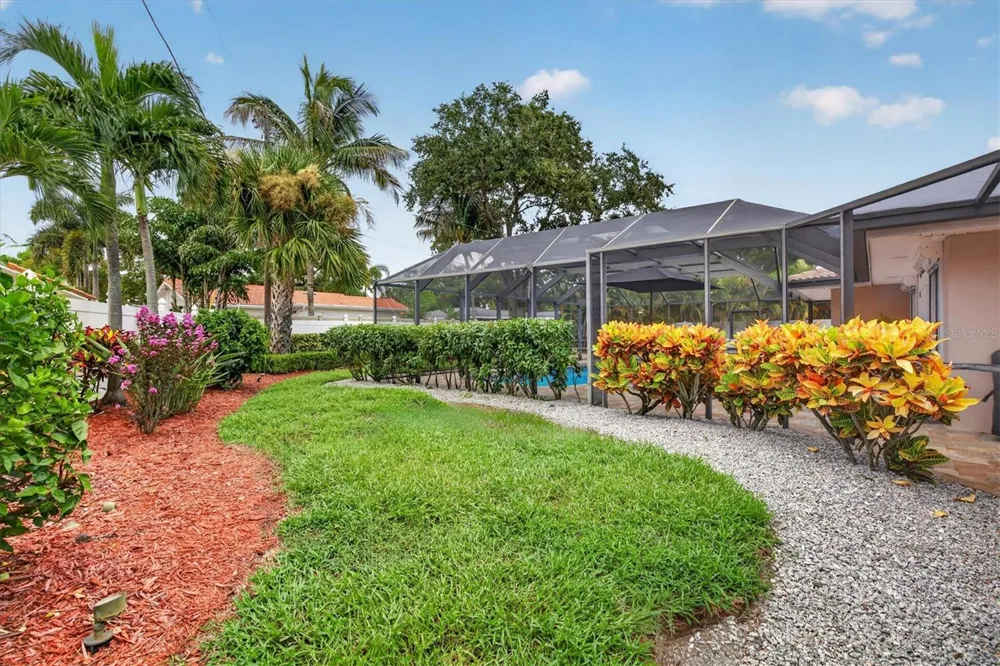 802 OSCEOLA ROAD Belleair, FL 33756