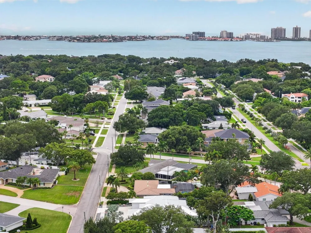 802 OSCEOLA ROAD Belleair, FL 33756
