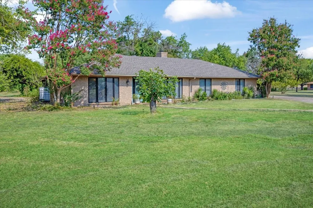 110 Bois D Arc Street Tom Bean, TX 75491