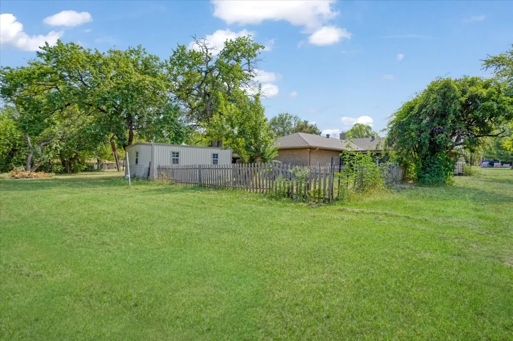 110 Bois D Arc Street Tom Bean, TX 75491