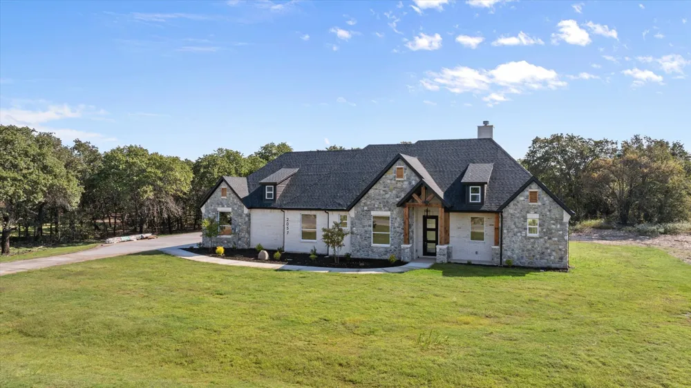 2057 Glenhollow Drive Weatherford, TX 76088