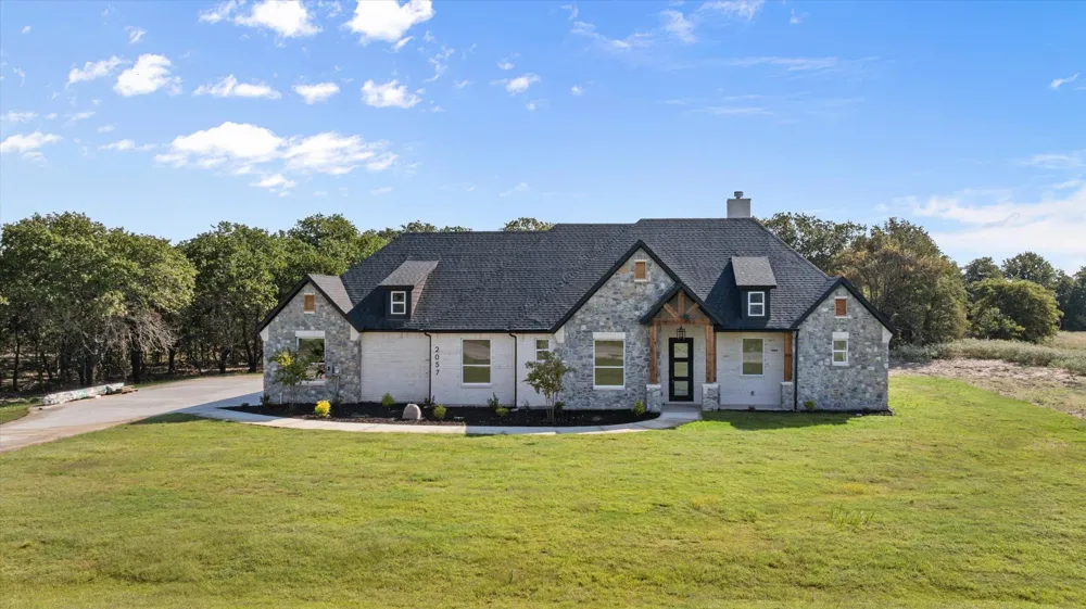 2057 Glenhollow Drive Weatherford, TX 76088