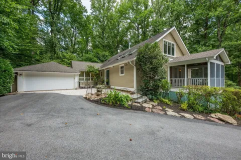 9328 GARDEN COURT