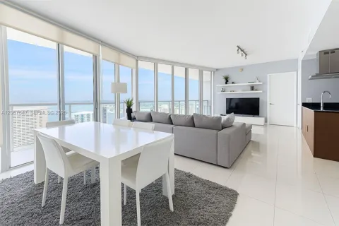 495 Brickell Ave #5104