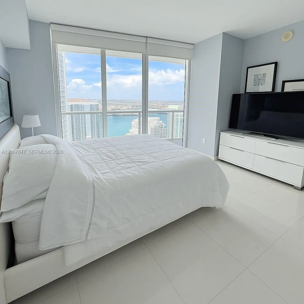 495 Brickell Ave #5104 Miami, FL 33131