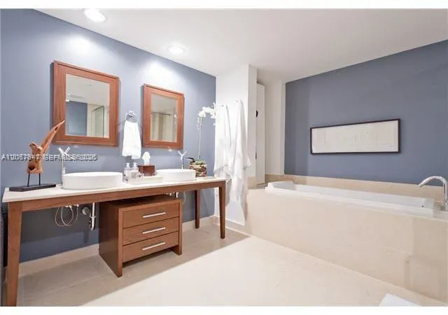 495 Brickell Ave #5104 Miami, FL 33131