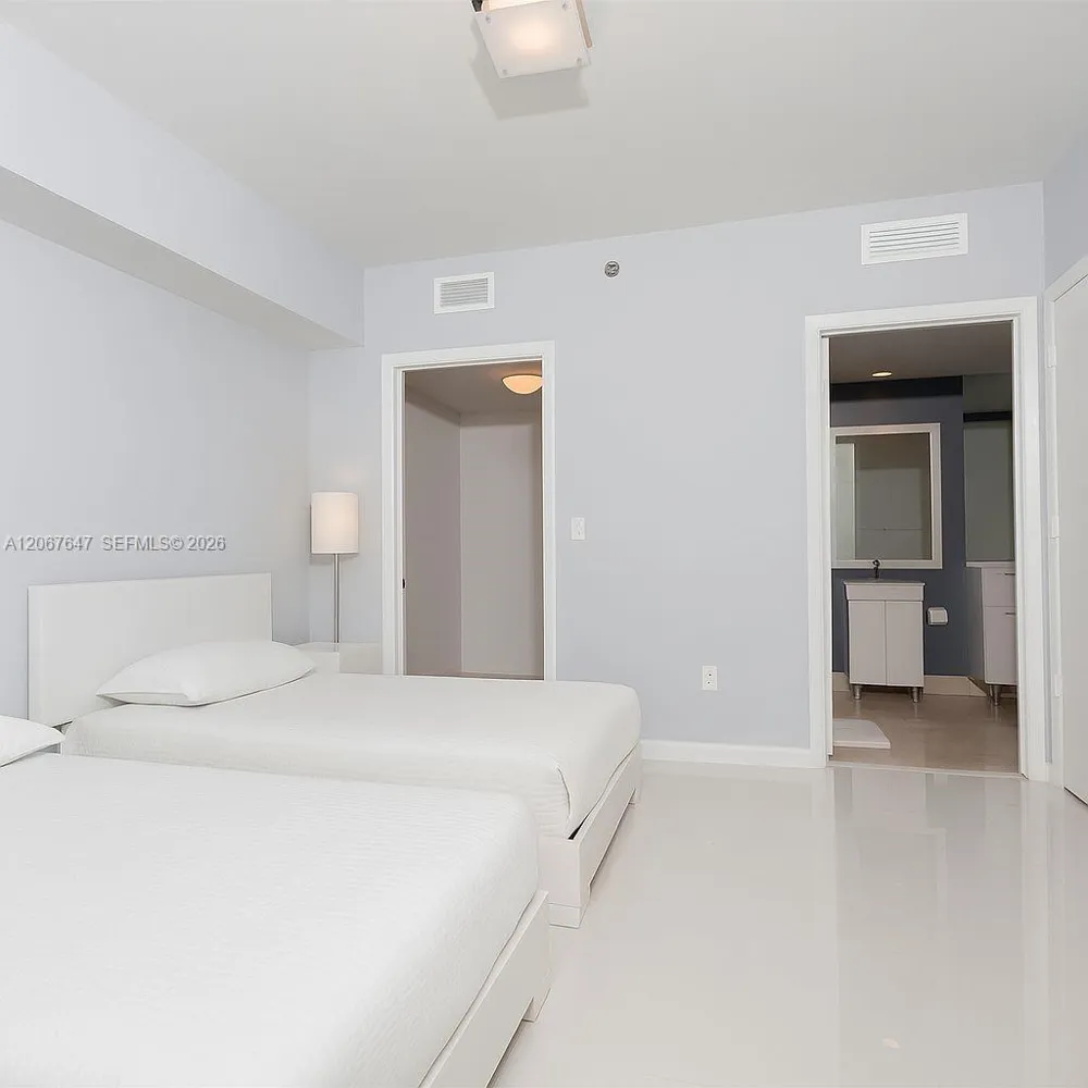 495 Brickell Ave #5104 Miami, FL 33131