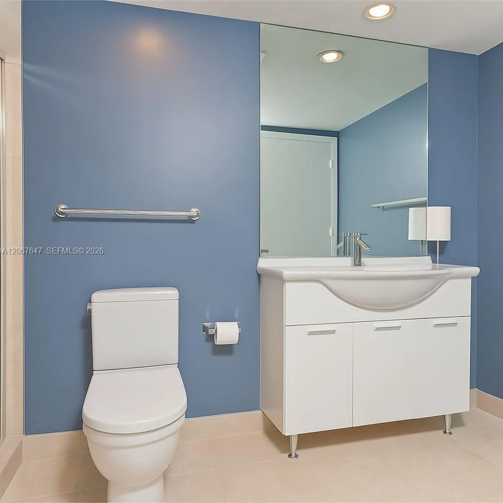495 Brickell Ave #5104 Miami, FL 33131