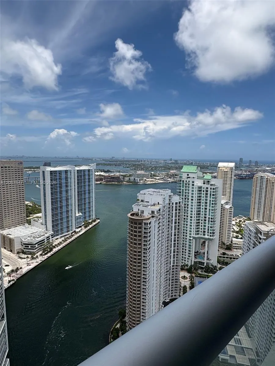 495 Brickell Ave #5104 Miami, FL 33131