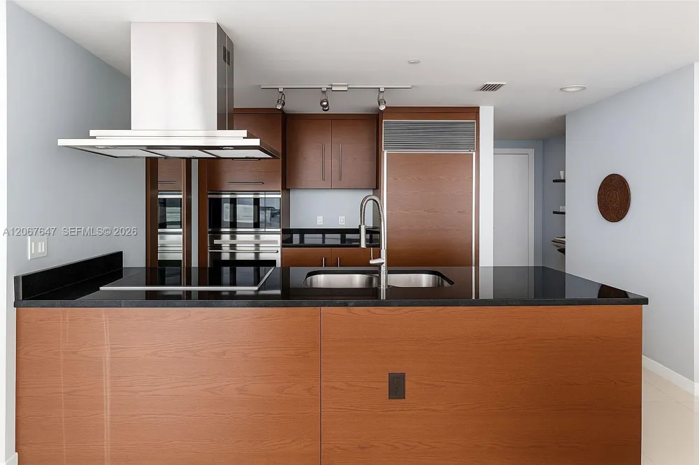 495 Brickell Ave #5104 Miami, FL 33131