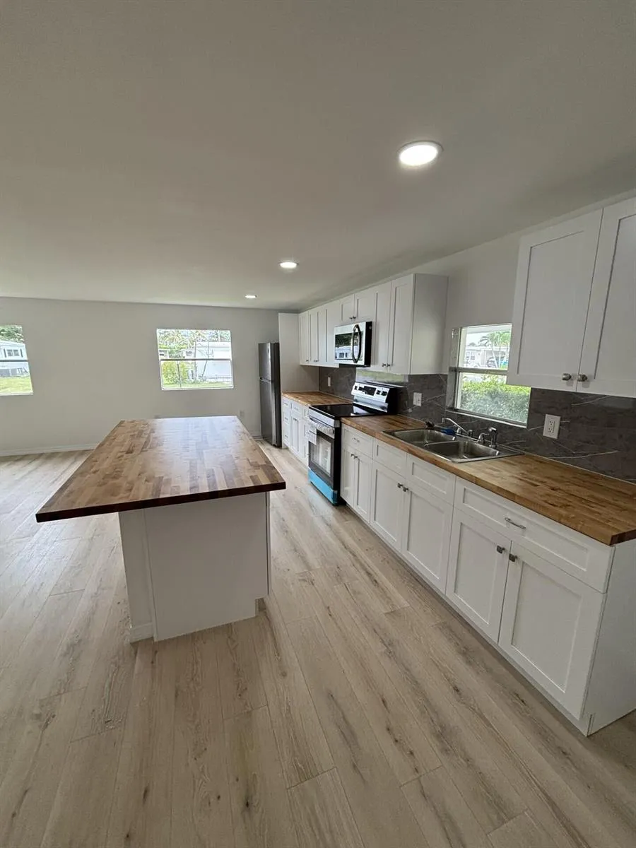 4435 Round Table Court Boynton Beach, FL 33436