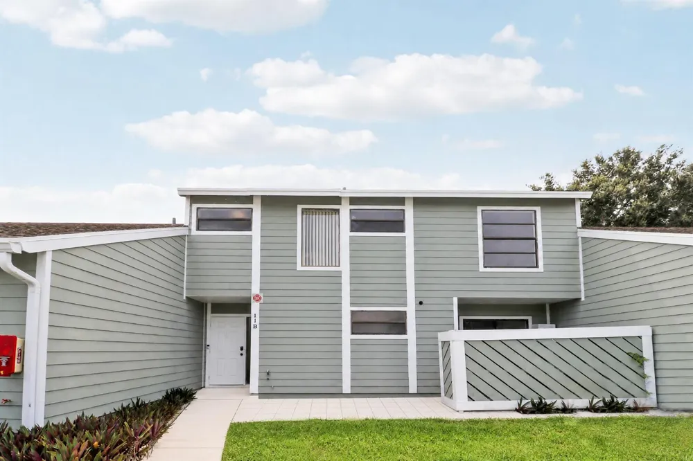 202 LAKEWOOD DRIVE #11B Jupiter, FL 33458