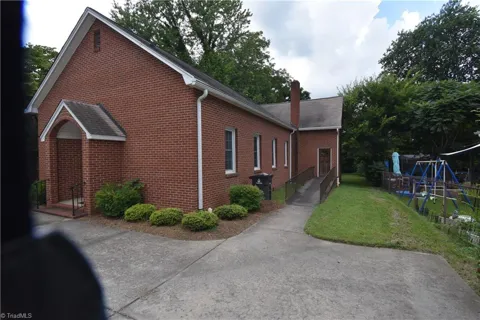 57 Cottage Street