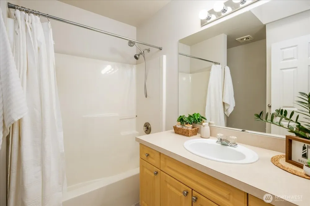 10410 Holly Drive #E Everett, WA 98204