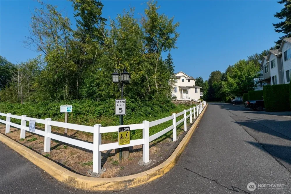 10410 Holly Drive #E Everett, WA 98204