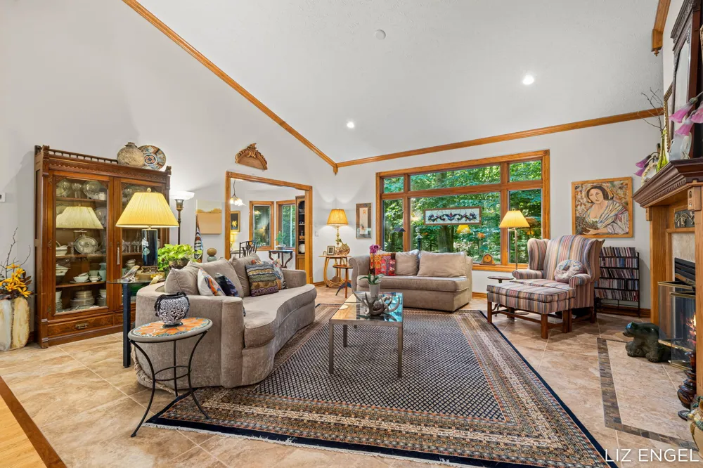6908 Shore Drive Saugatuck Township, MI 49408