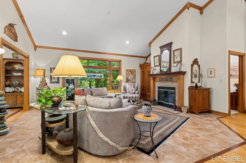 6908 Shore Drive Saugatuck Township, MI 49408