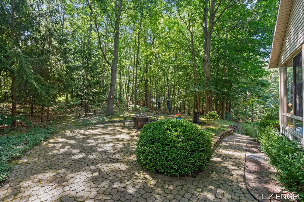 6908 Shore Drive Saugatuck Township, MI 49408