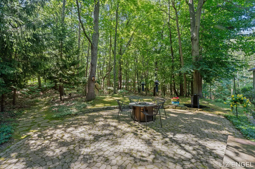 6908 Shore Drive Saugatuck Township, MI 49408