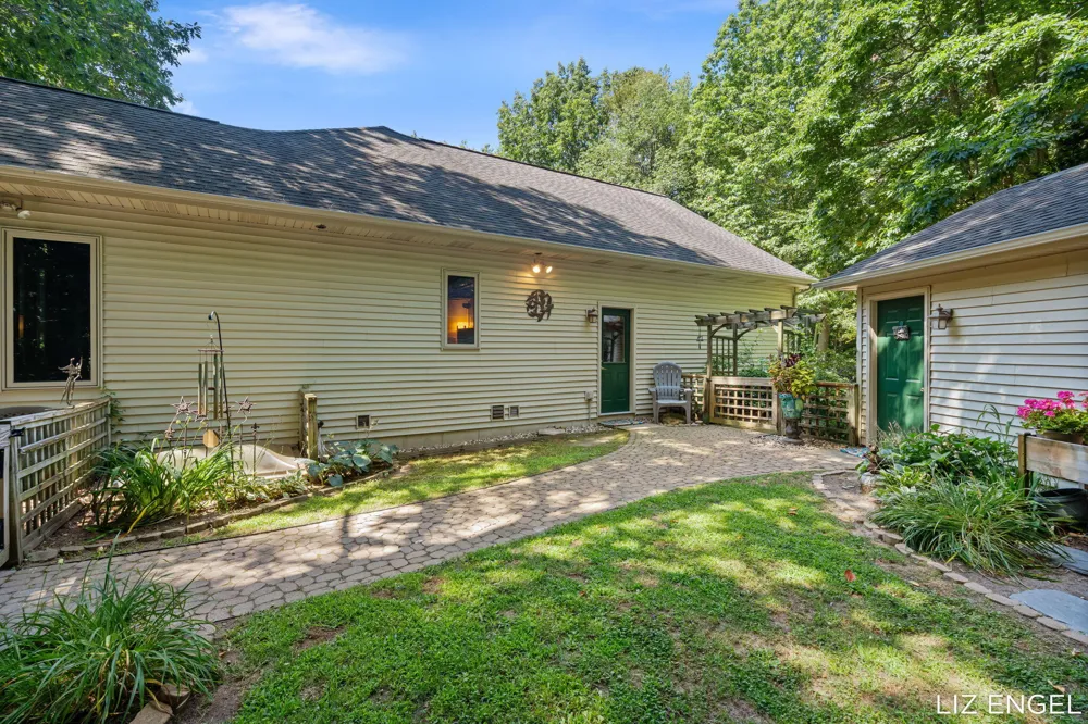 6908 Shore Drive Saugatuck Township, MI 49408
