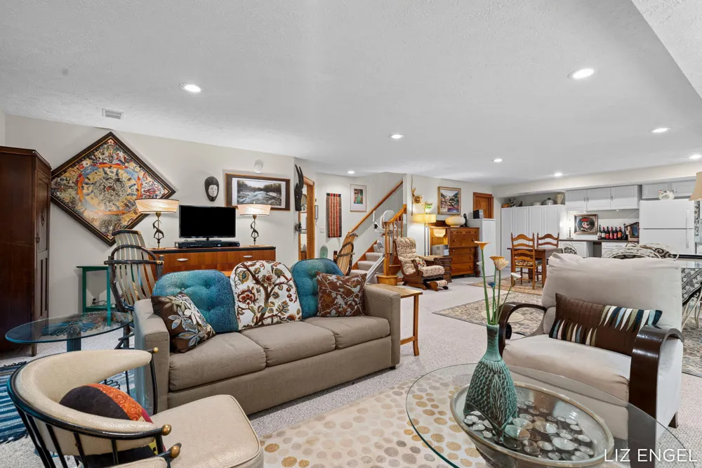 6908 Shore Drive Saugatuck Township, MI 49408