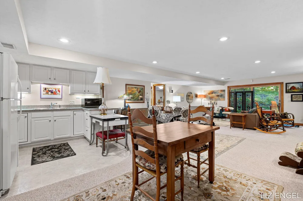 6908 Shore Drive Saugatuck Township, MI 49408