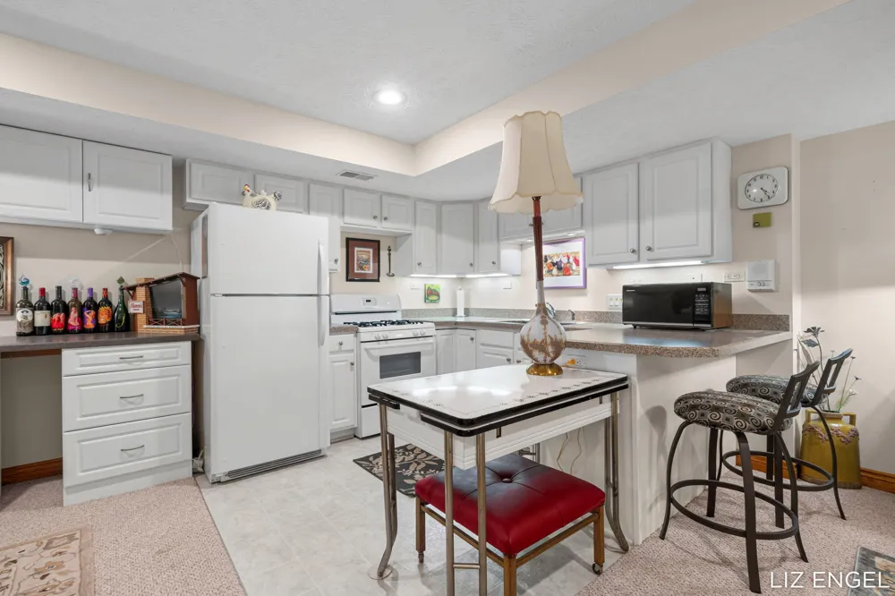 6908 Shore Drive Saugatuck Township, MI 49408